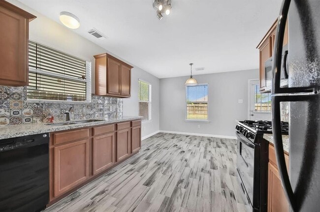 Building Photo - 6607 Colonial Rose Ln