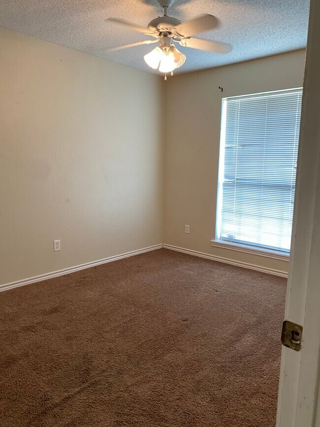 Building Photo - 3908 Onaway Trail
