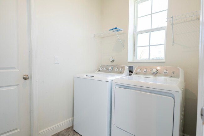 Building Photo - 10885 SW Robbia Way