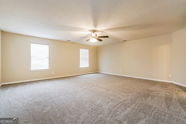 Building Photo - 415 Pinevale Ct