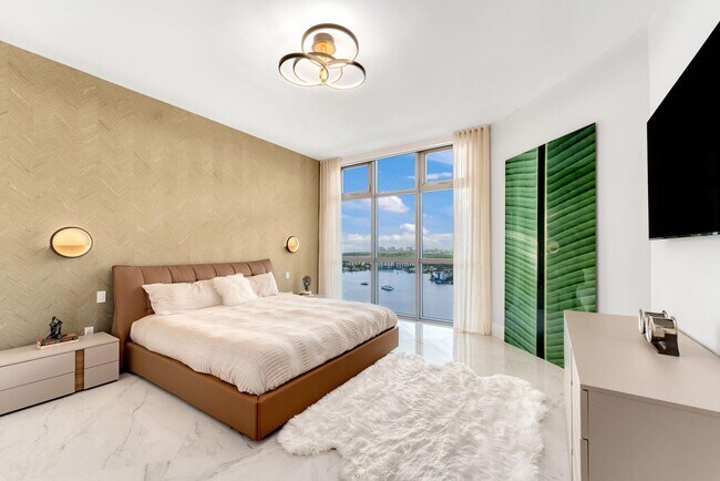 Building Photo - 17301 Biscayne Blvd