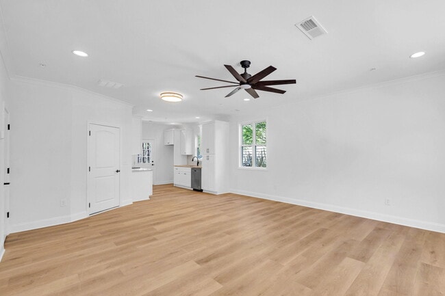 Building Photo - 207 Riverstone Commons Cir