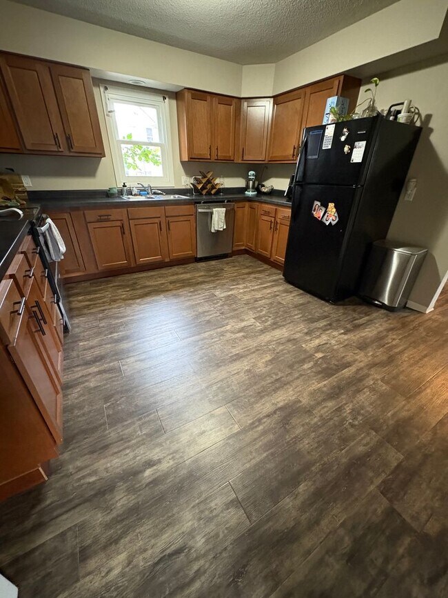 Building Photo - JCP - 02 - Charles St