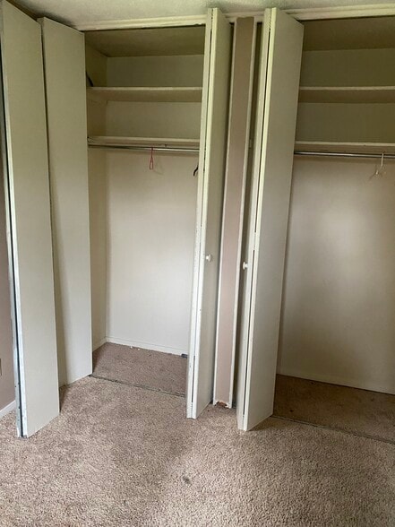 Building Photo - 1361 Finch Ln