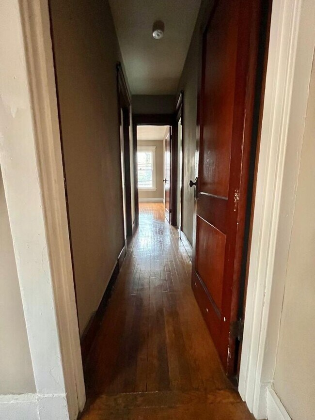 Building Photo - 49-49 Pendleton St