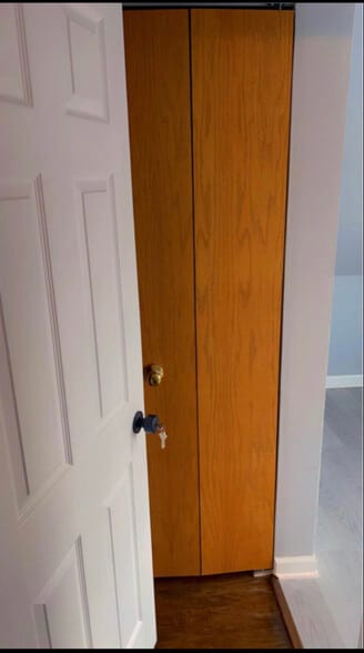 Building Photo - 3850 N Newcastle Ave