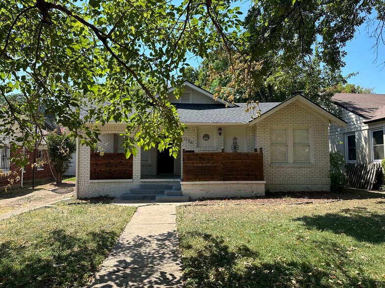 Primary Photo - 1223 Cascade Ave