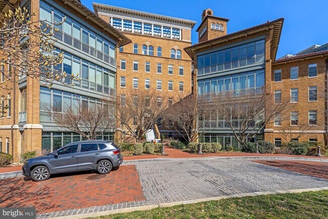 Building Photo - 2425 L St NW