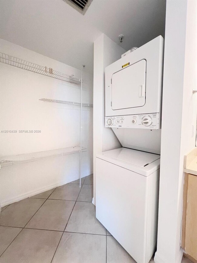 Building Photo - 2630 SW 28th St