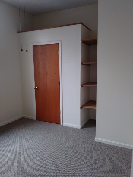 Building Photo - 2232 Ravine St