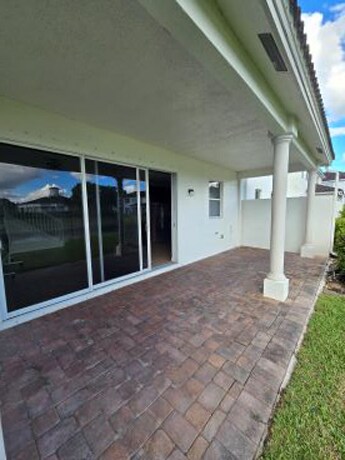 Building Photo - 7070 Venice Way