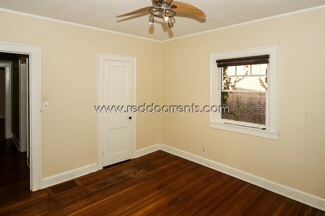 Building Photo - Coming Soon! 2 Bedroom/ 1.5 Bath Forest Hi...