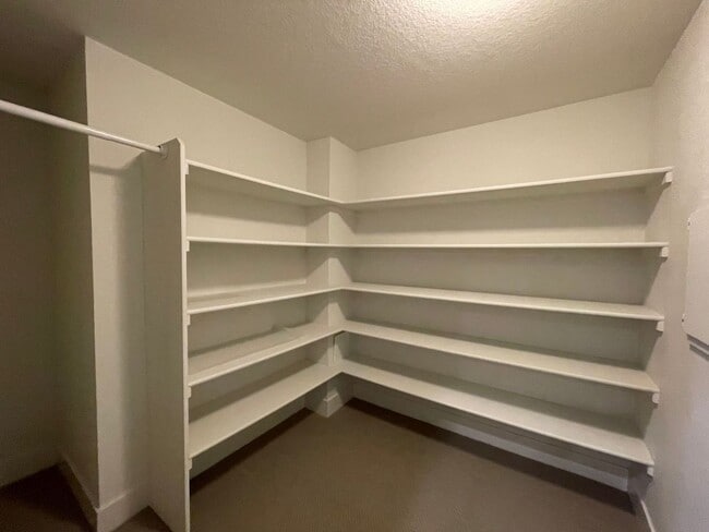 Building Photo - 2234 Central Pk Wy