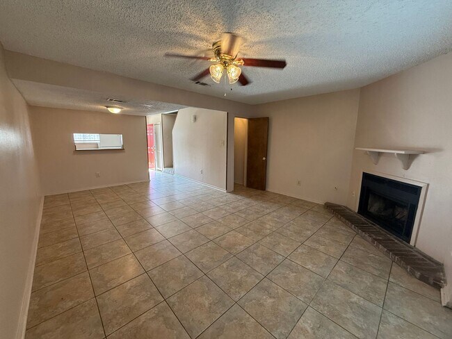 Building Photo - 8911-8911 GSRI Ave