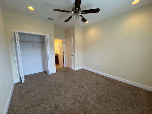 Building Photo - 1846 Belle Vue Way