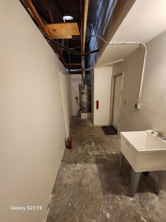 Building Photo - 9987 Holly St