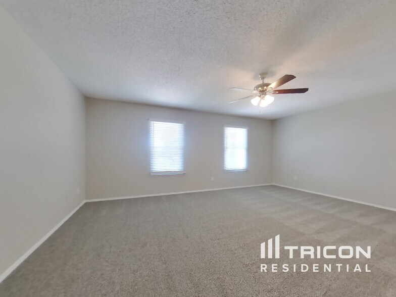 Building Photo - 4600 Courtside Dr
