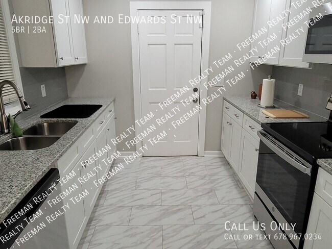 Building Photo - 1471 Akridge St NW