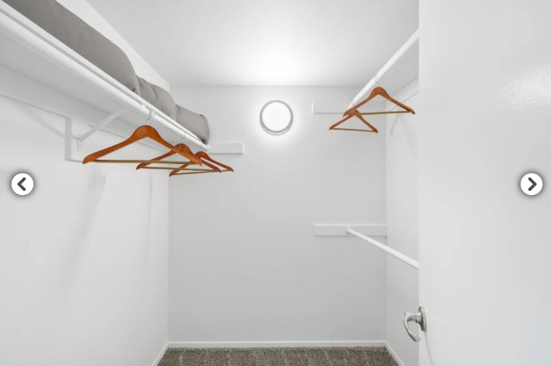 Building Photo - 805 E Orangewood Ave