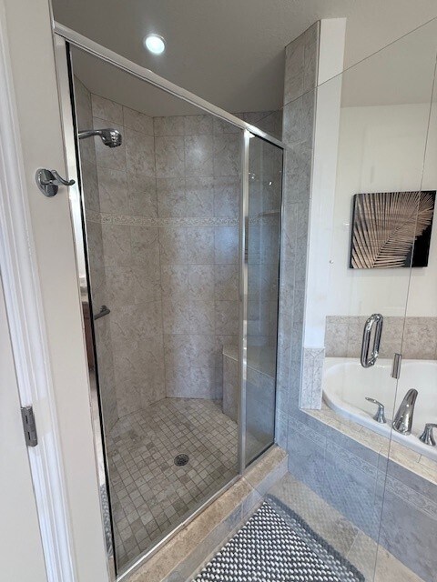 Building Photo - 7710 Lake Vista Ct