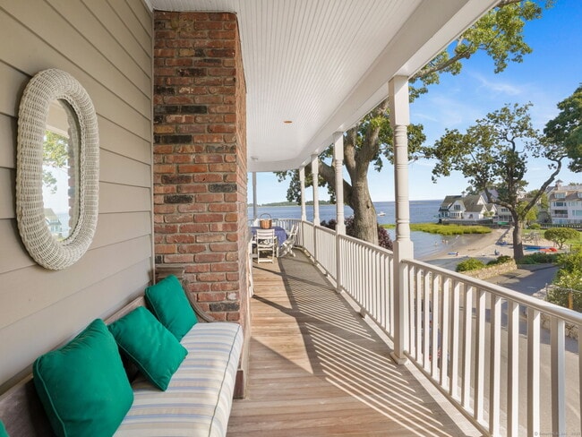 Building Photo - 3 E Beach Dr