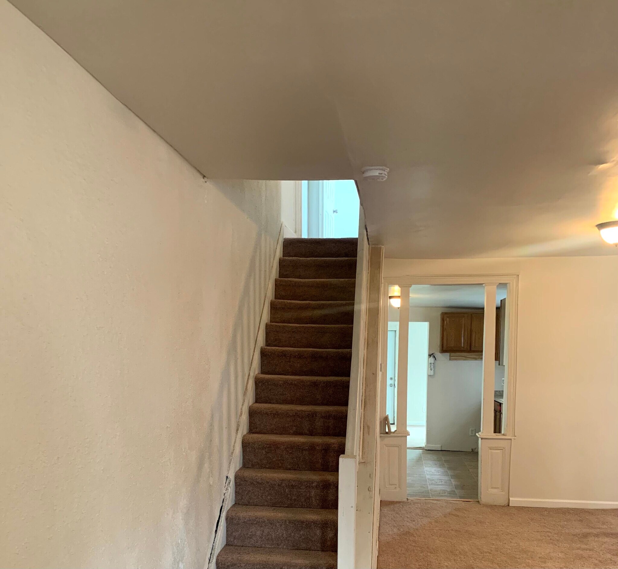 Family room - 118 E 21st St