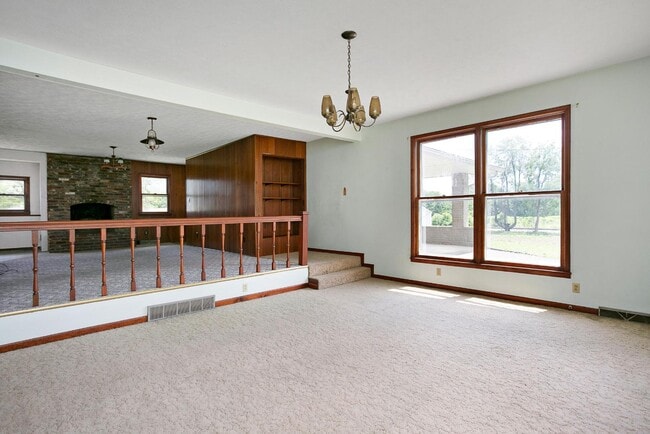 Building Photo - 554 Cox Ln