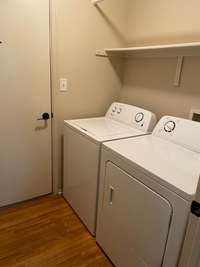 Building Photo - 184 Prairie Springs Loop