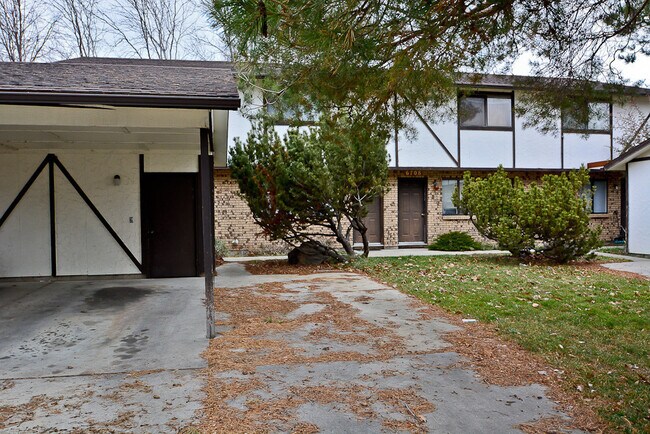 Primary Photo - 2 bedroom 1.5 bath with a carport & backyard