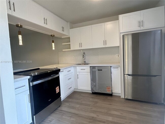 Building Photo - 301 Cambridge Rd