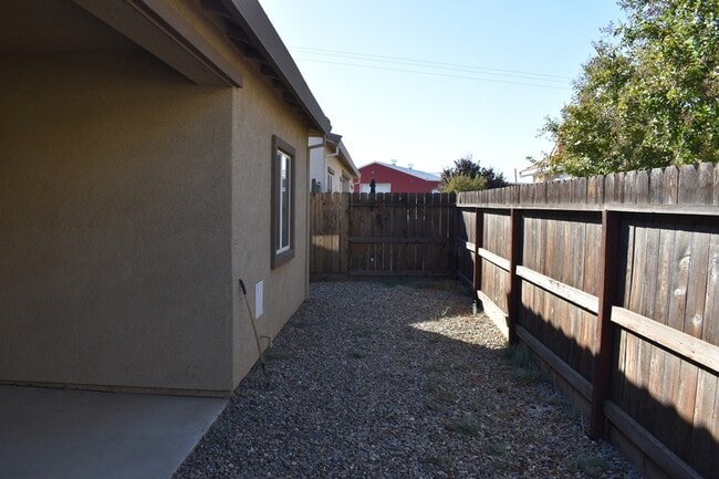 Building Photo - 701 Betten St