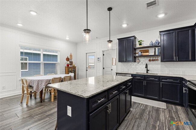 Building Photo - 1606 Flatland Trl