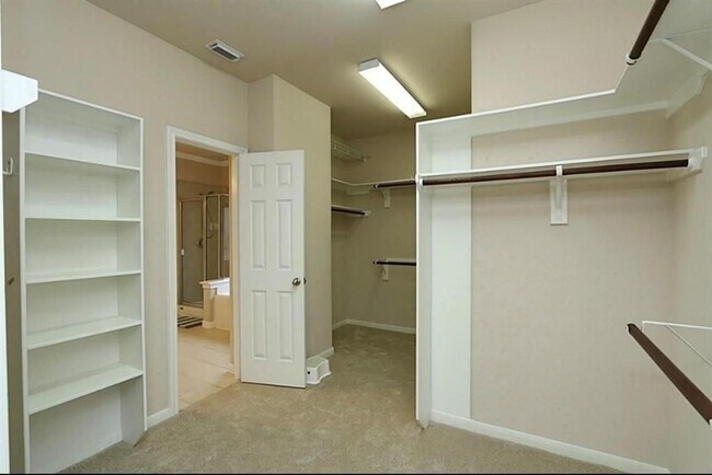 Building Photo - 5023 Logans Landing Ln