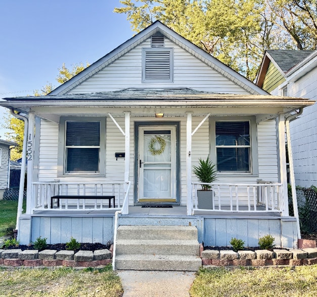 Primary Photo - 1552 Manchester Ave