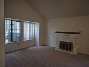 Building Photo - Adorable 3 bedroom 2 bath home