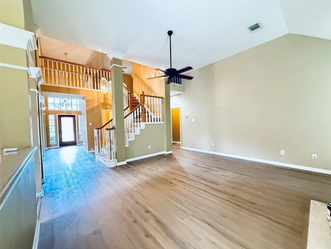 Building Photo - 16523 Town Lake Ct