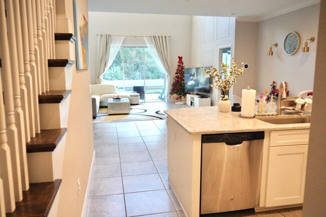 Building Photo - 8716 Terracina Lake Dr