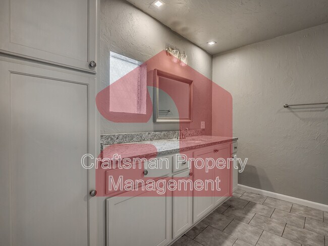 Building Photo - 3132 NW 28th St