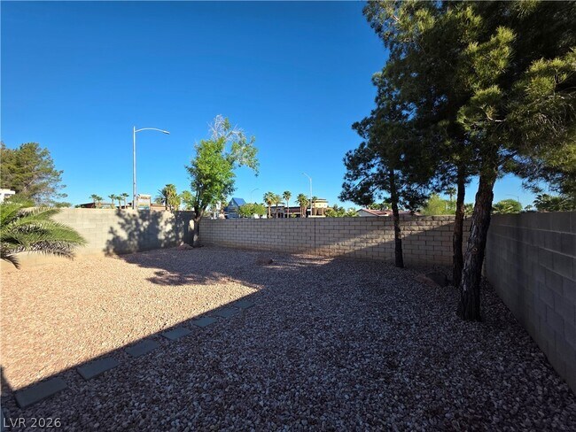 Building Photo - 626 Palmwood Ln