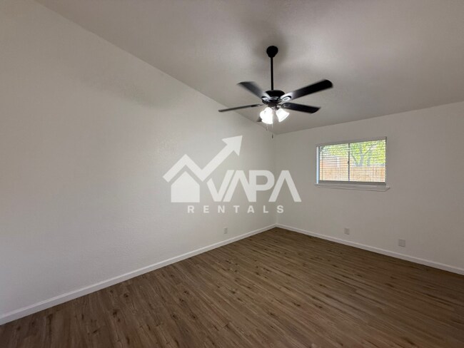 Building Photo - 603 Jamie Sue Dr