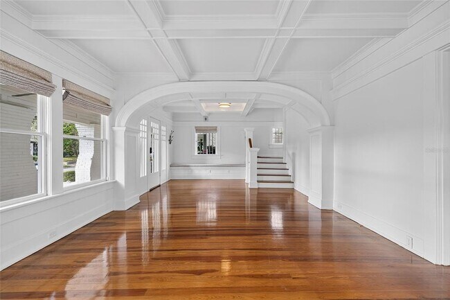 Building Photo - 3003 W Harbor View Ave