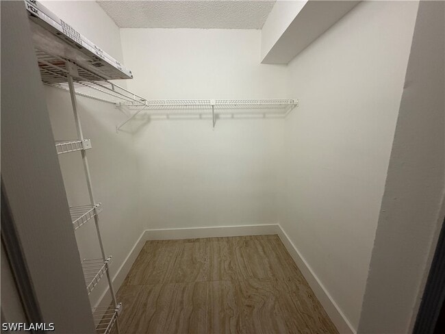 Building Photo - 5305 Summerlin Rd