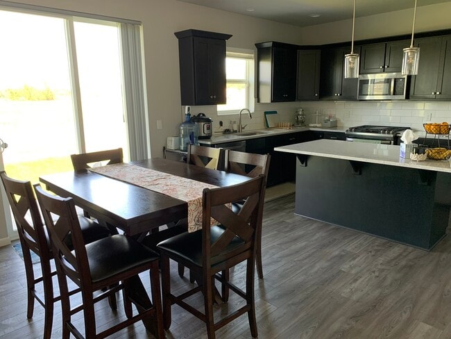 Building Photo - 5608 Levitan Ln