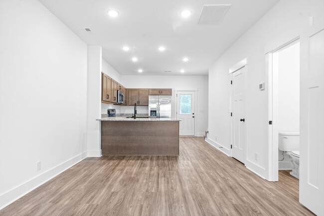 Building Photo - 105 Front Rdg Cir