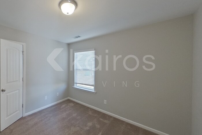 Building Photo - 114 Bluff Rd