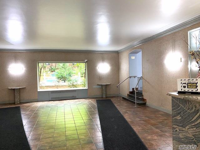 Building Photo - 68-38 Yellowstone Blvd