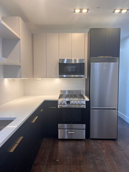 Building Photo - 276 Hoboken Ave