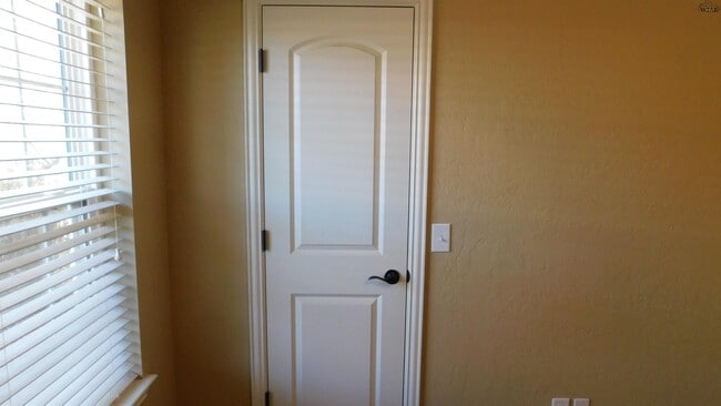 Building Photo - 118 Stonebridge St