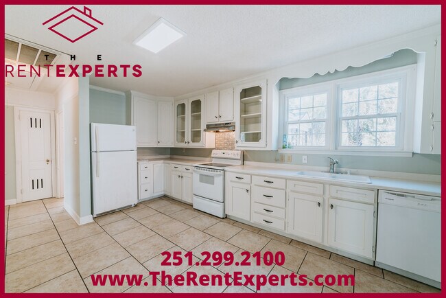 Building Photo - 254 Pinehill Dr