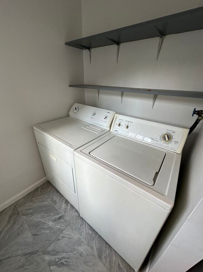 Building Photo - Welcome home- 3 bedroom, 1.5 bath